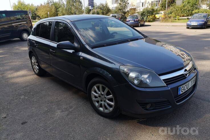 Opel Astra H Hatchback