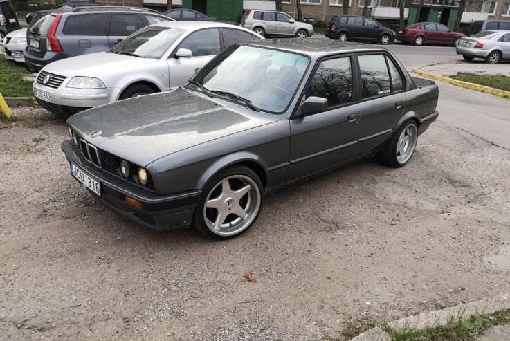 BMW 3 Series E30 [restyling] Sedan
