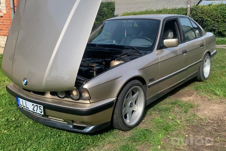 BMW 5 Series E34 Sedan