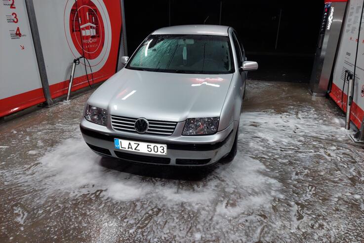 Volkswagen Jetta 4 generation Sedan