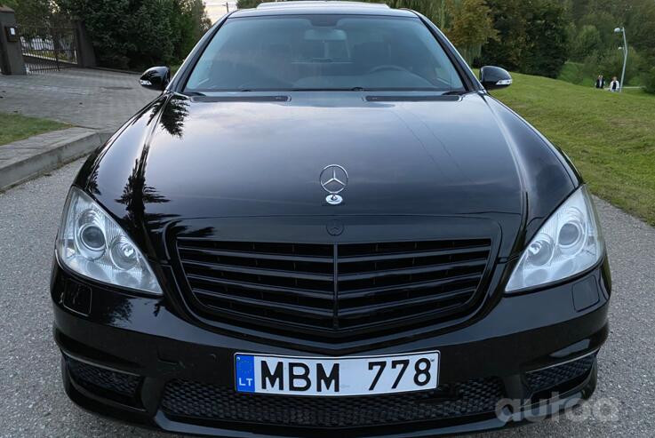 Mercedes-Benz S-Class W221 Sedan