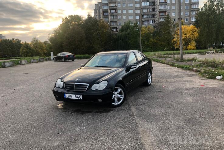 Mercedes-Benz C-Class W203/S203/CL203 Sedan