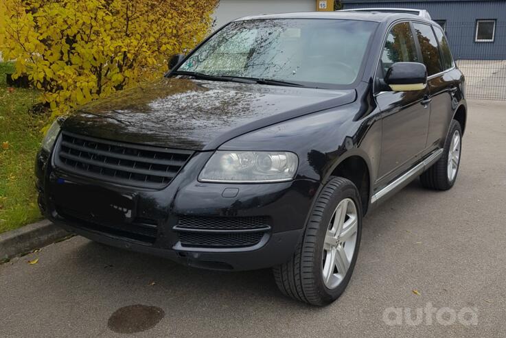 Volkswagen Touareg 1 generation Crossover