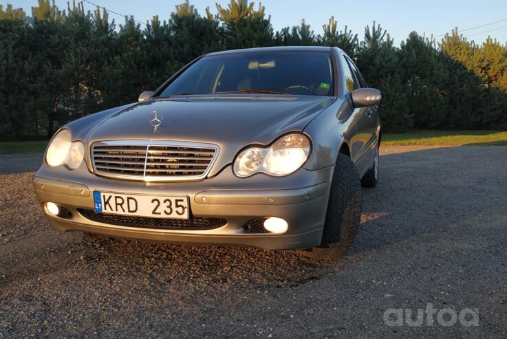 Mercedes-Benz C-Class W203/S203/CL203 Sedan