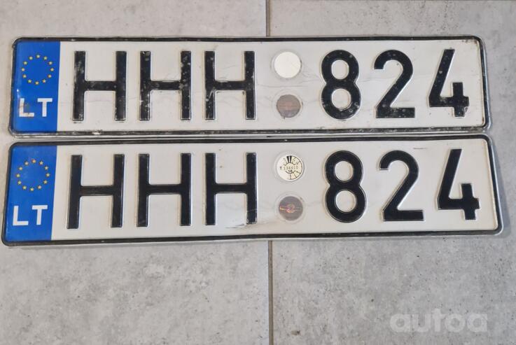 HHH824