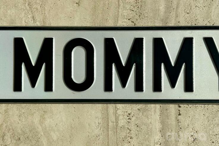M0MMY