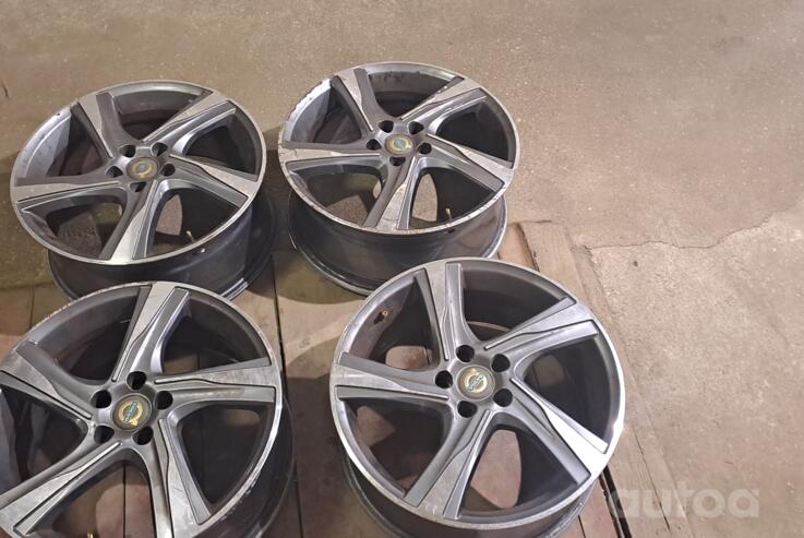 Volvo, lengvojo lydinio