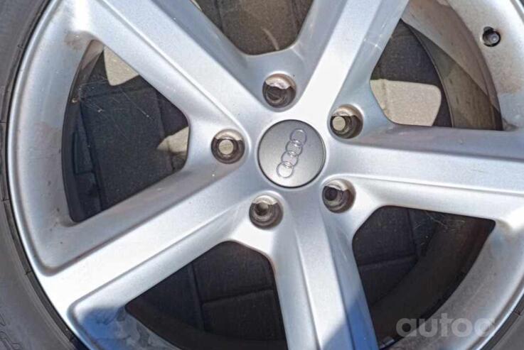 Audi Q7, lengvojo lydinio