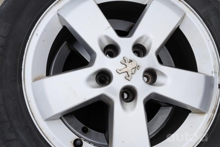 Peugeot, lengvojo lydinio