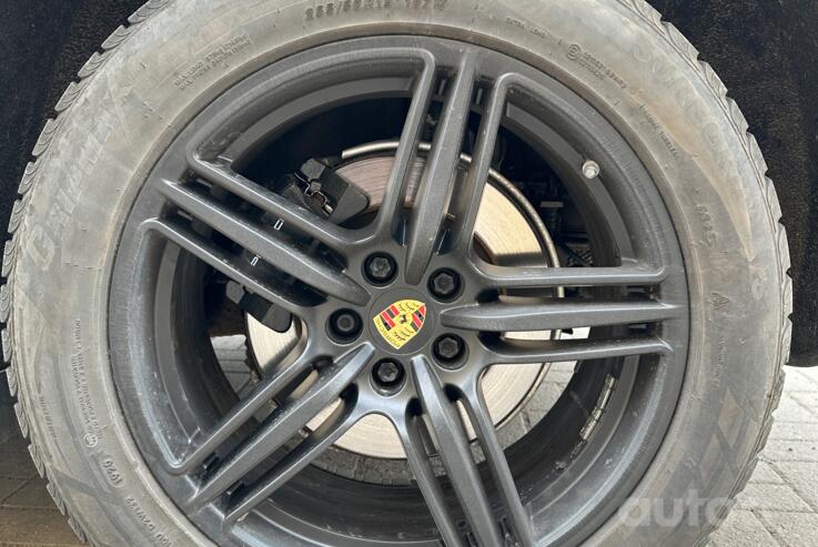 Porsche, lengvojo lydinio