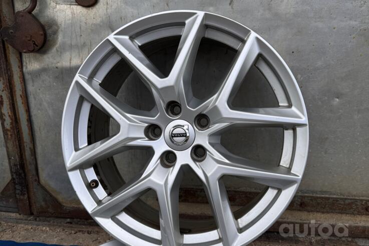 Volvo, lengvojo lydinio