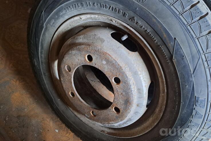 Kita, plieniniai štampuoti