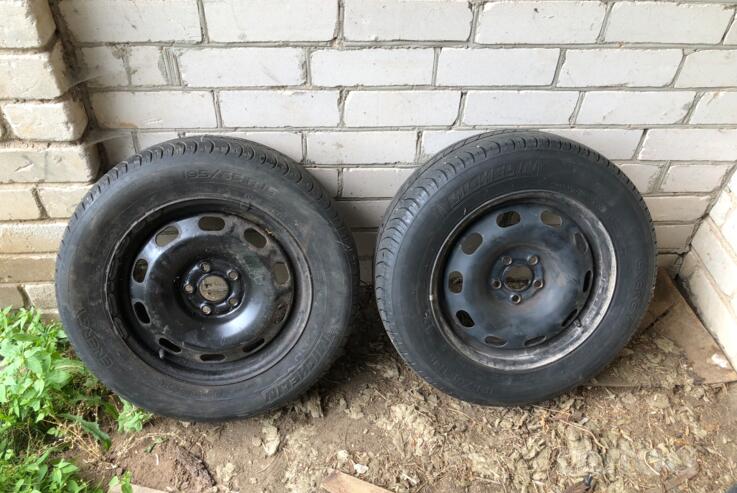 Kita, plieniniai štampuoti