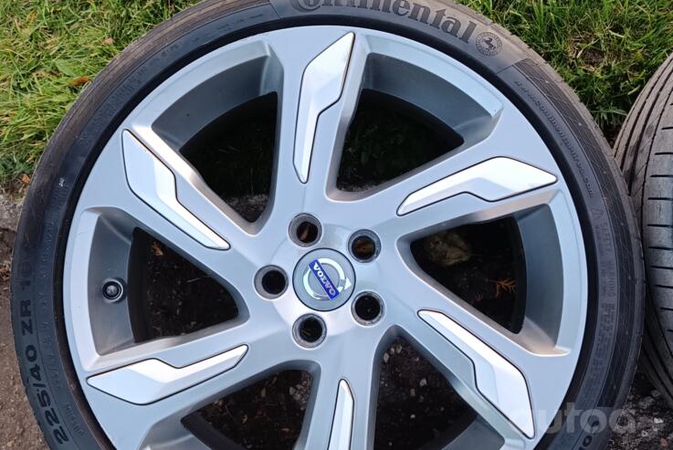 Volvo, lengvojo lydinio