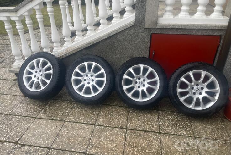 Honda, lengvojo lydinio