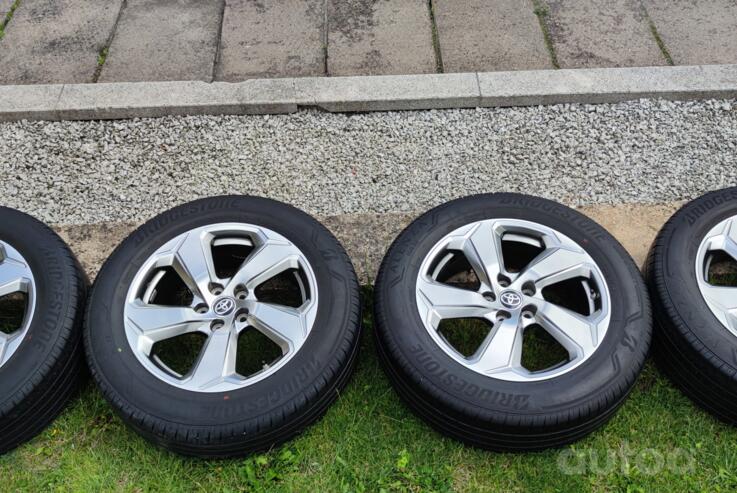 TOYOTA, lengvojo lydinio