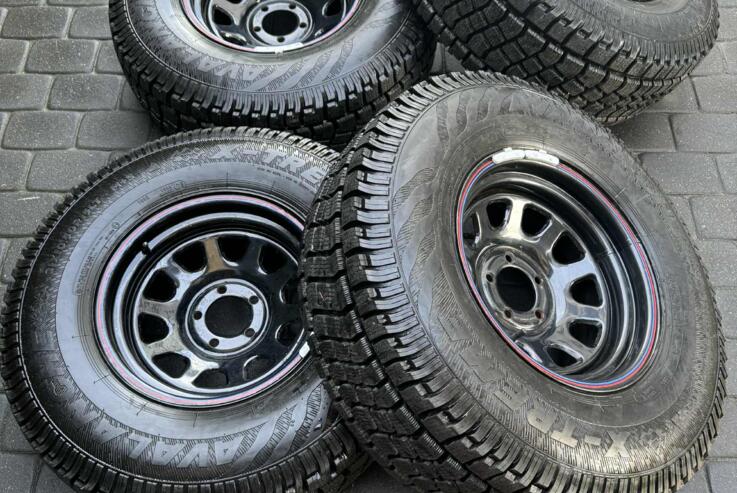 Kita, plieniniai štampuoti