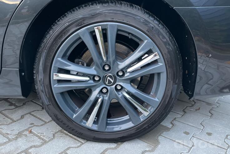 Lexus, lengvojo lydinio