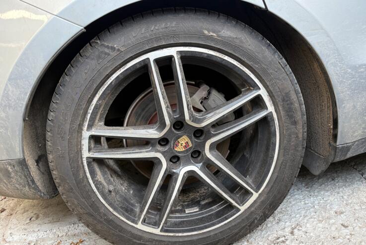 Porsche, lengvojo lydinio