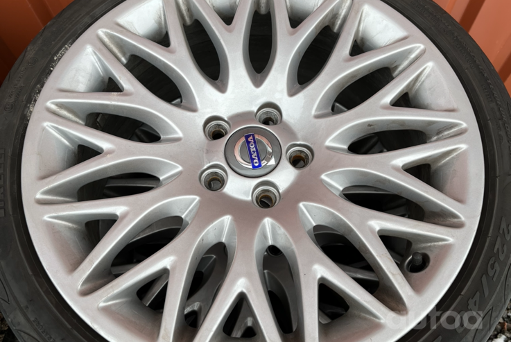 Volvo, lengvojo lydinio