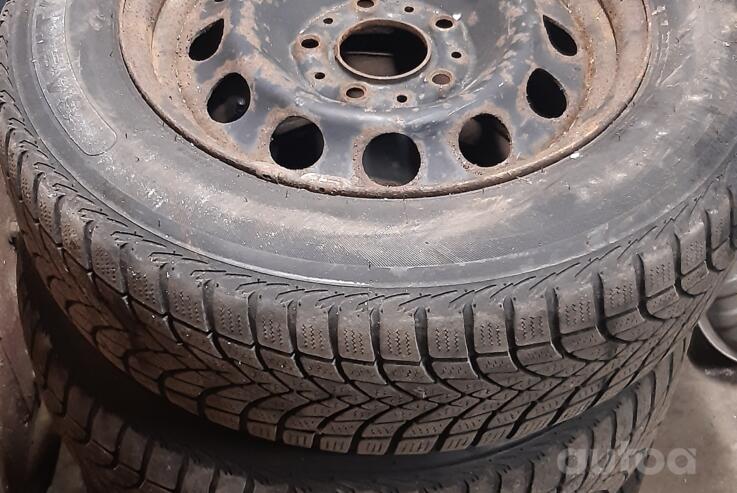 Kita, plieniniai štampuoti