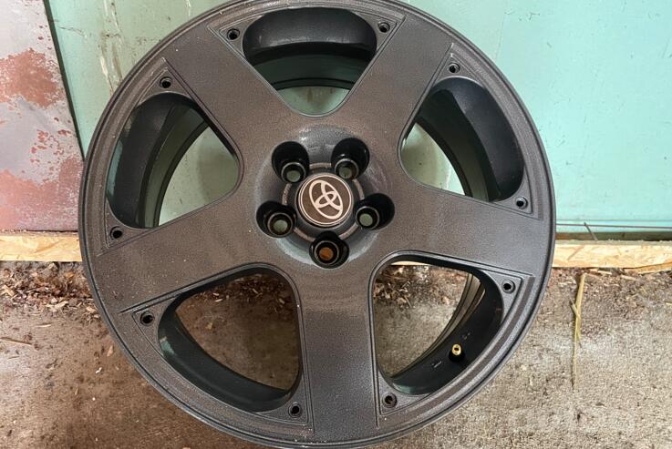 Toyota, lengvojo lydinio