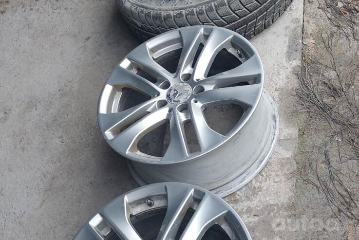 Mercedes Benz, lengvojo lydinio