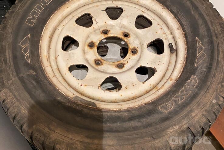 Kita, plieniniai štampuoti