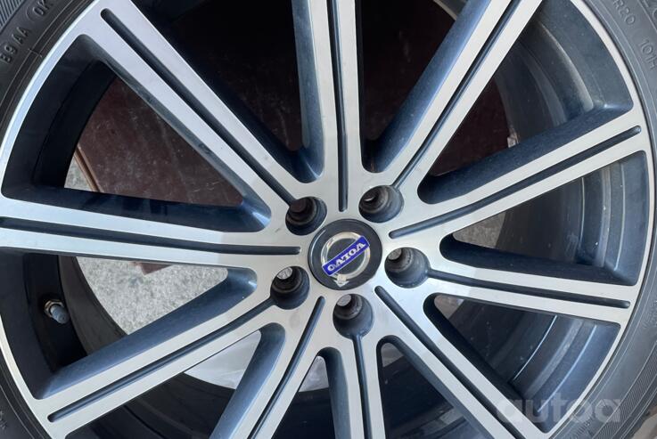 Volvo, lengvojo lydinio