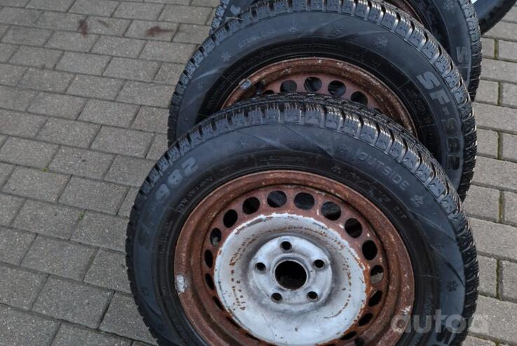 Kita, plieniniai štampuoti