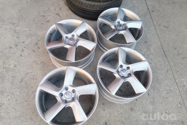 Volvo, lengvojo lydinio